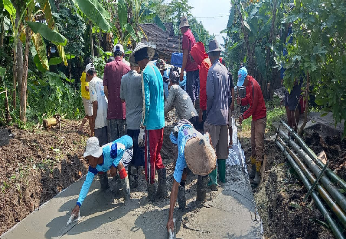Penerasan jalan JUT Desa Kalirejo